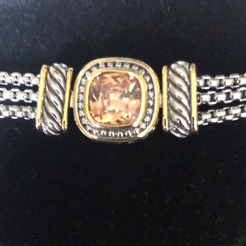 - Bracelet - Picture 3 of 8